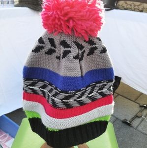 Burton beanie style hat nwt